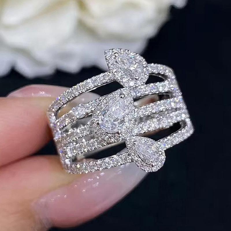 CAOSHI Shining Gold Color/Silver Color Party Ring Elegant Accessories Daily Wearable Classic Cubic Zirconia Jewelry for Women 5
CAOSHI Shining Gold Color/Silver Color Party Ring Elegant Accessories Daily Wearable Classic Cubic Zirconia Jewelry for Women 5