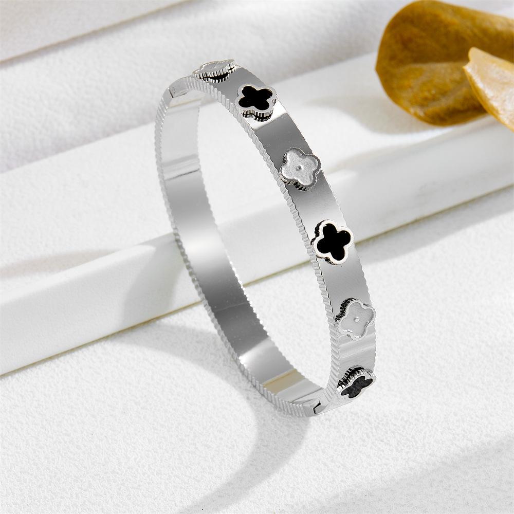 2026 Women s High-end Kaleidoscope Bracelet Light Luxury Temperament INS Style Elegant Fashion Commuter Style 18CM
2026 Women s High-end Kaleidoscope Bracelet Light Luxury Temperament INS Style Elegant Fashion Commuter Style 18CM