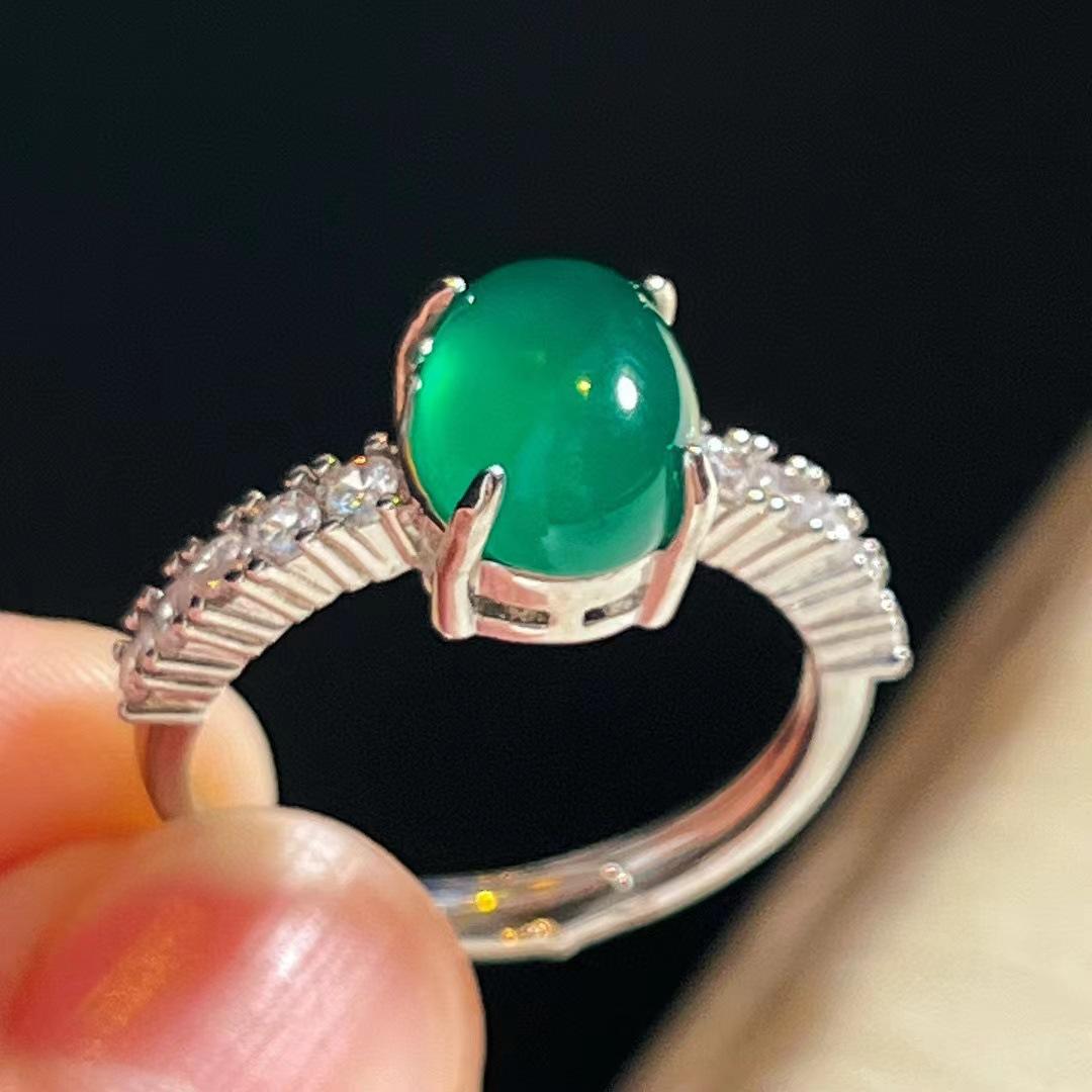 Retro High Ice Emperor Green Chalcedony Women S Ring Green Agate Jade Ring Can Be Sent On Behalf Of The Spot.
Retro High Ice Emperor Green Chalcedony Women S Ring Green Agate Jade Ring Can Be Sent On Behalf Of The Spot.