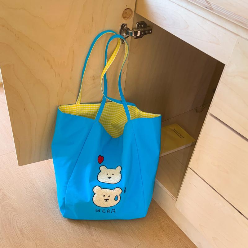 Summer new foreign-style texture large-capacity bag casual 2025 fashion trend simple women s shoulder tote bag темно-синього кольору
Summer new foreign-style texture large-capacity bag casual 2025 fashion trend simple women s shoulder tote bag темно-синього кольору