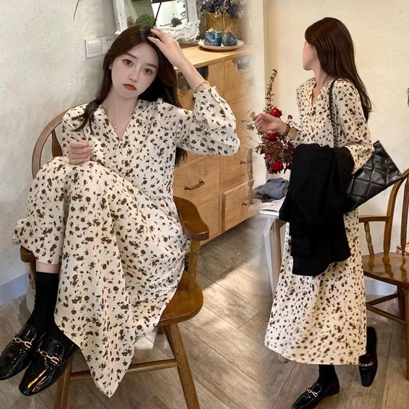 Women s Elegant Floral Dress - 2024 Spring/Autumn Collection, Slimming Commuter Style S (for 35-40 kg)
Women s Elegant Floral Dress - 2024 Spring/Autumn Collection, Slimming Commuter Style S (for 35-40 kg)