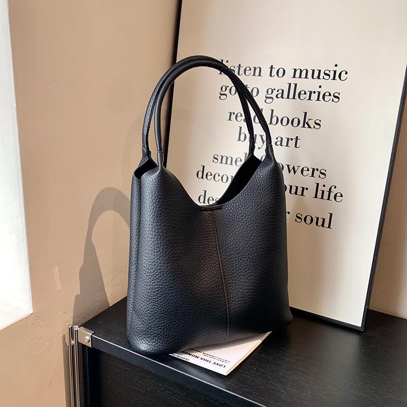 Сумка женская большая вместительная сумка-тоут осень-зима 2024 года универсальная новая модная сумка через плечо для поездок на работу премиум-сумка-ведро чёрный
Сумка женская большая вместительная сумка-тоут осень-зима 2024 года универсальная новая модная сумка через плечо для поездок на работу премиум-сумка-ведро чёрный