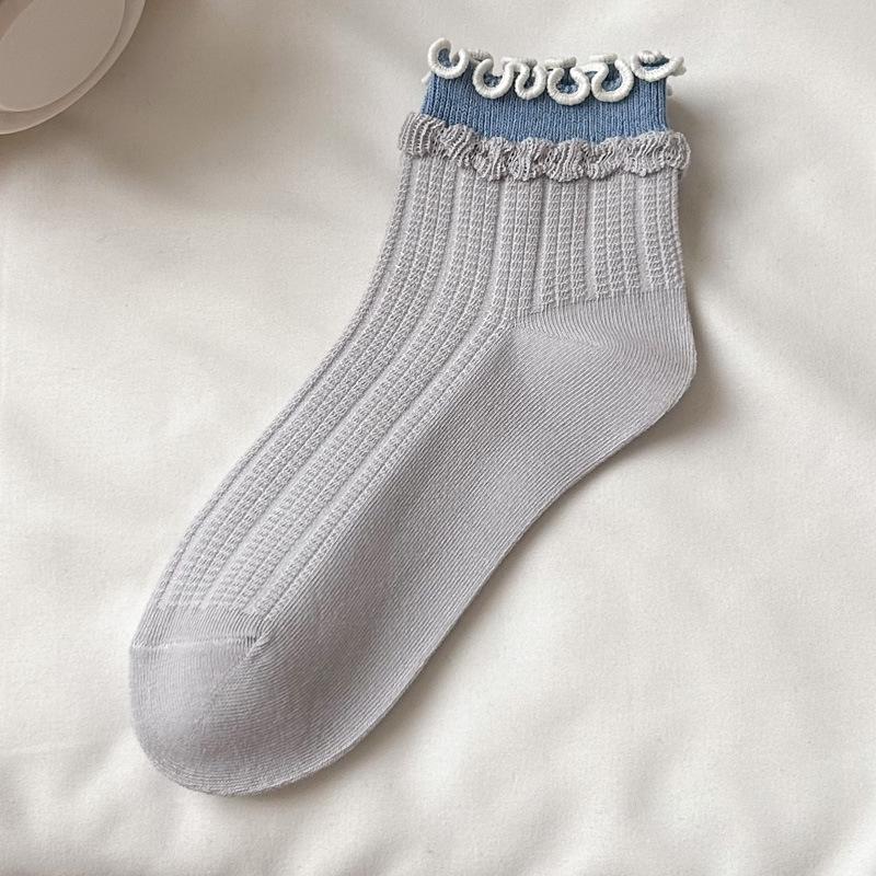 2026 New Breathable Ruffle Lace Women s Cotton Socks – Thin, Bone-Free, Trendy Spring/Summer Short Socks One Size
2026 New Breathable Ruffle Lace Women s Cotton Socks – Thin, Bone-Free, Trendy Spring/Summer Short Socks One Size