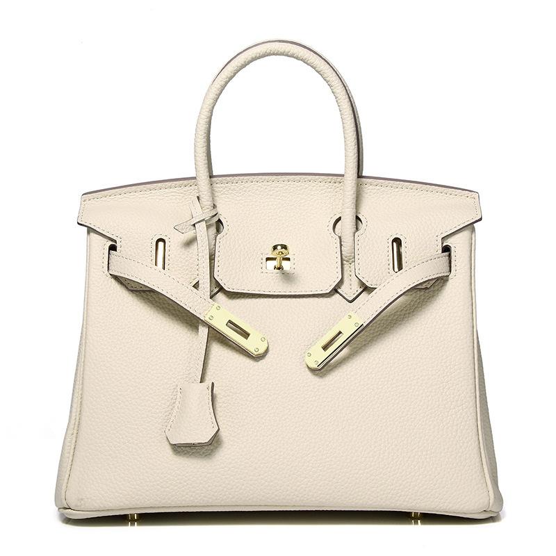 Вощена нитка Того Верхній шар коров ячої шкіри Ручна робота Платинова сумка+шкіра з візерунком лічі Жіноча сумка Пряжка Висококласна сумочка 35x19x28cm Shoulder strap білий
Вощена нитка Того Верхній шар коров ячої шкіри Ручна робота Платинова сумка+шкіра з візерунком лічі Жіноча сумка Пряжка Висококласна сумочка 35x19x28cm Shoulder strap білий