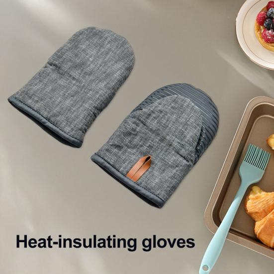 Yousheng Mini Oven Gloves Heat-Resistant Kitchen Mitts with Neoprene Palm Faux Leather Loop Anti-Scalding Pot Rack Oven Mitts Cooking Baking Gloves чёрный
Yousheng Mini Oven Gloves Heat-Resistant Kitchen Mitts with Neoprene Palm Faux Leather Loop Anti-Scalding Pot Rack Oven Mitts Cooking Baking Gloves чёрный