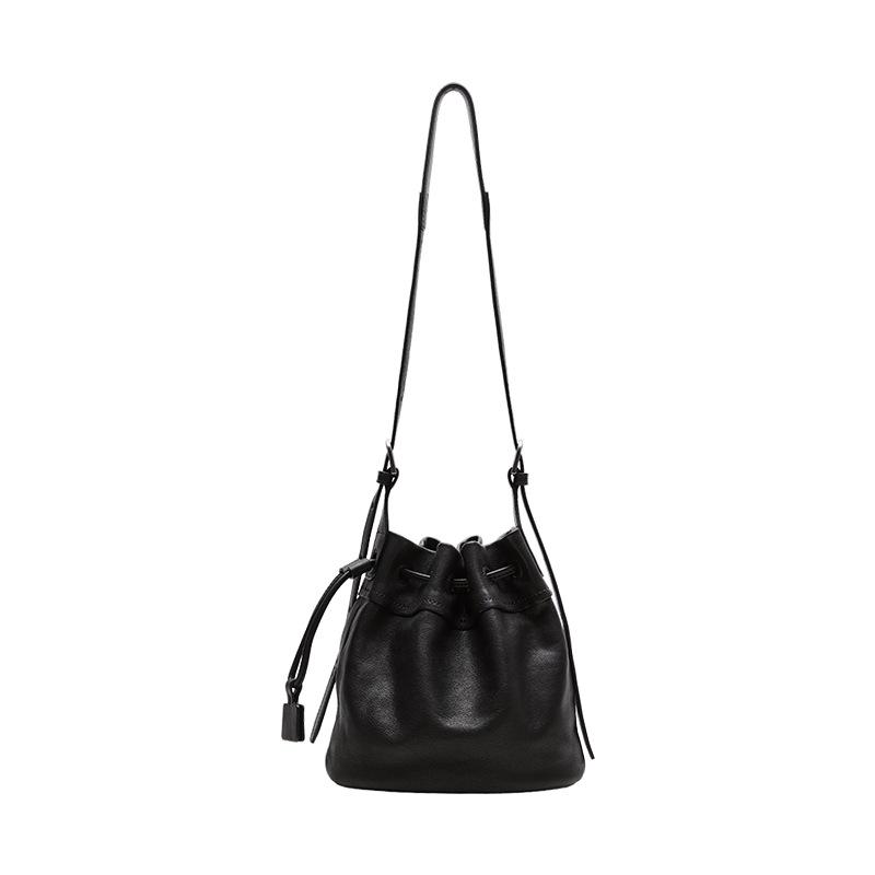 Spring and Summer Niche Yunshu Small Bucket Bag, Casual Versatile, Single Shoulder Crossbody, Drawstring Bucket Bag, Commuting Small Bag чёрный
Spring and Summer Niche Yunshu Small Bucket Bag, Casual Versatile, Single Shoulder Crossbody, Drawstring Bucket Bag, Commuting Small Bag чёрный