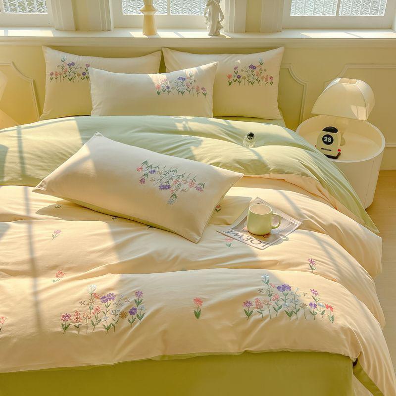 Роскошный хлопковый комплект для одеяла с цветочной вышивкой на 80 предметов для мамы и малыша Cream White and Green
Роскошный хлопковый комплект для одеяла с цветочной вышивкой на 80 предметов для мамы и малыша Cream White and Green