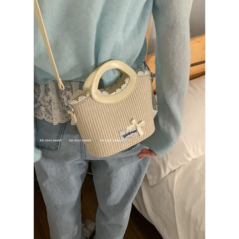 Summer fashion straw bag women s new sweet girl feeling portable vegetable basket bag versatile messenger bag
Summer fashion straw bag women s new sweet girl feeling portable vegetable basket bag versatile messenger bag