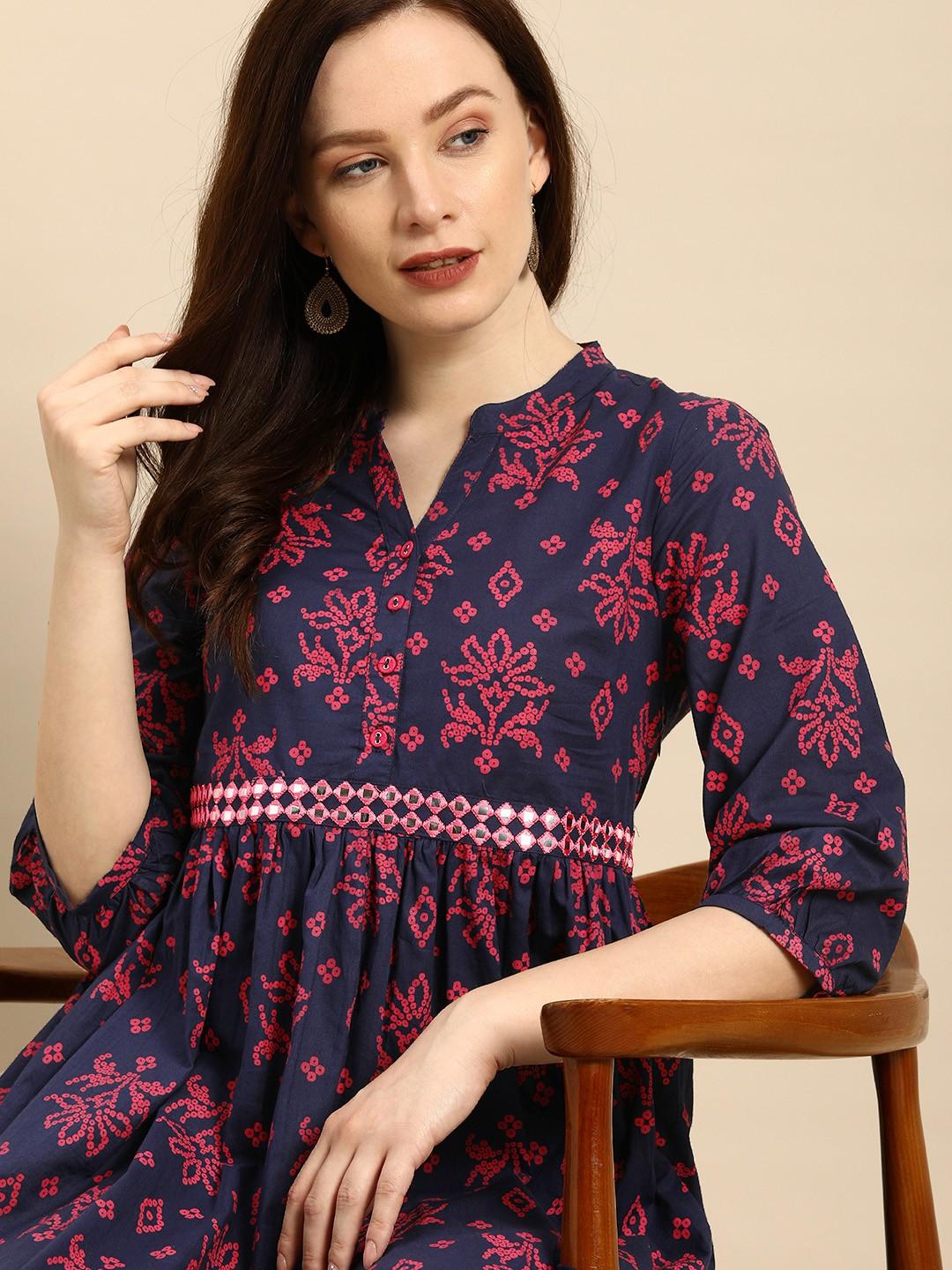 Друкована А-силуетна сукня в зелених етнічних мотивах та квіткова сукня кльош у темно-синьому та рожевому кольорах XXL Темно-синій
Друкована А-силуетна сукня в зелених етнічних мотивах та квіткова сукня кльош у темно-синьому та рожевому кольорах XXL Темно-синій