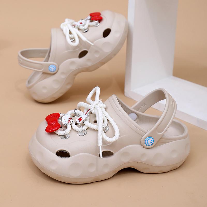 Fashion cartoon hole shoes women wear breathable and non-smelly feet heightening beach sandals thick-soled non-slip bag head slippers 36-37 чёрный
Fashion cartoon hole shoes women wear breathable and non-smelly feet heightening beach sandals thick-soled non-slip bag head slippers 36-37 чёрный