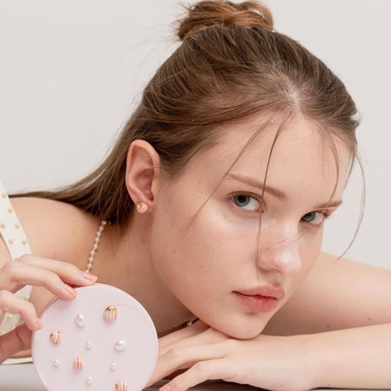 cerabonito Stratum Bothside Pearl Earring (spring) 8mm
cerabonito Stratum Bothside Pearl Earring (spring) 8mm