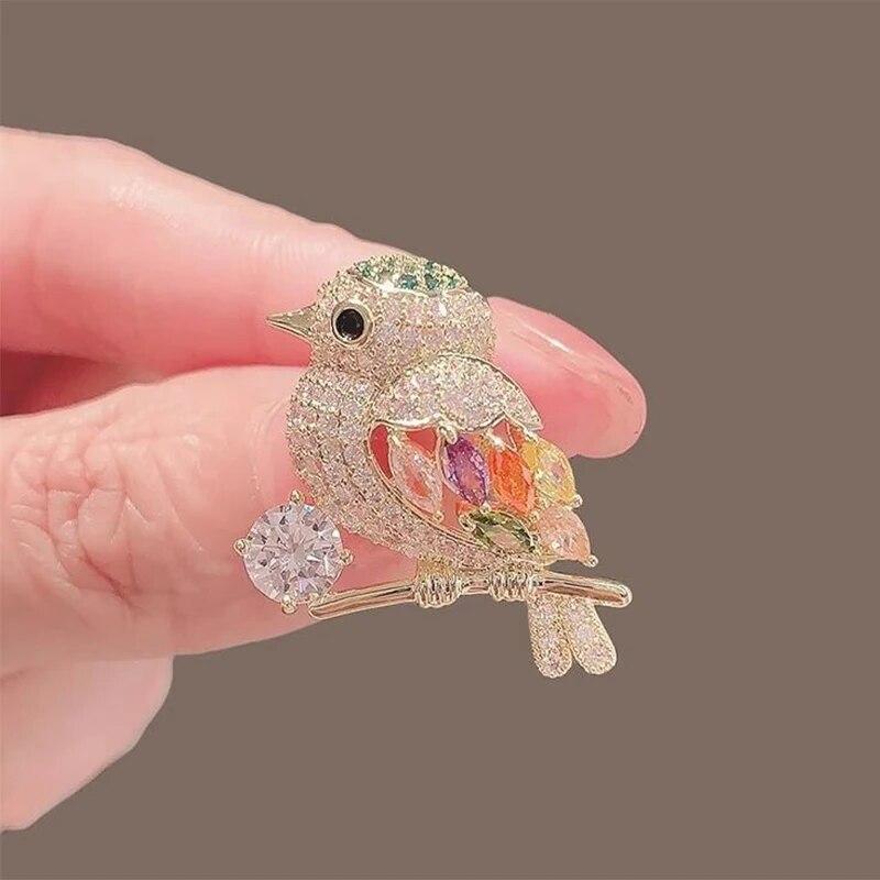 Delicate Rhinestone Bird Brooches For Women Shiny Zircon Magpie Animal Pins Clothes Badges Lady Jewelry Clothing Decoration
Delicate Rhinestone Bird Brooches For Women Shiny Zircon Magpie Animal Pins Clothes Badges Lady Jewelry Clothing Decoration
