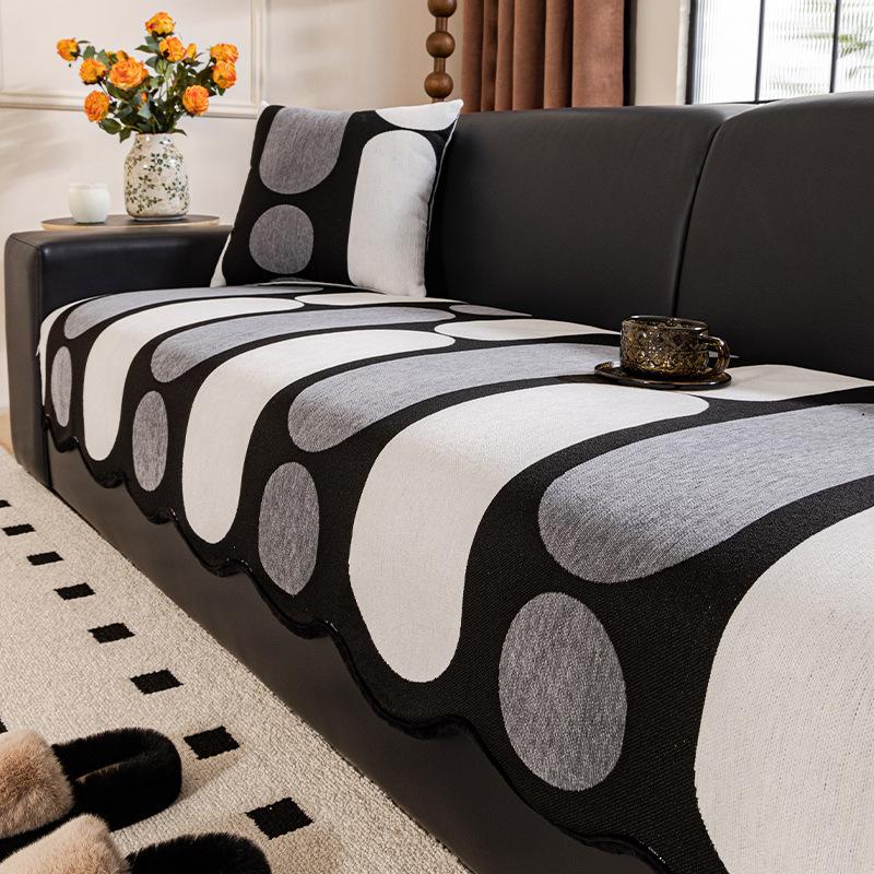 Irregular Special-Shaped Sofa Cushion New Four-Season Universal Dopamine Straight Row Sofa Seat Cushion Non-Slip Cover 70*70cm
Irregular Special-Shaped Sofa Cushion New Four-Season Universal Dopamine Straight Row Sofa Seat Cushion Non-Slip Cover 70*70cm