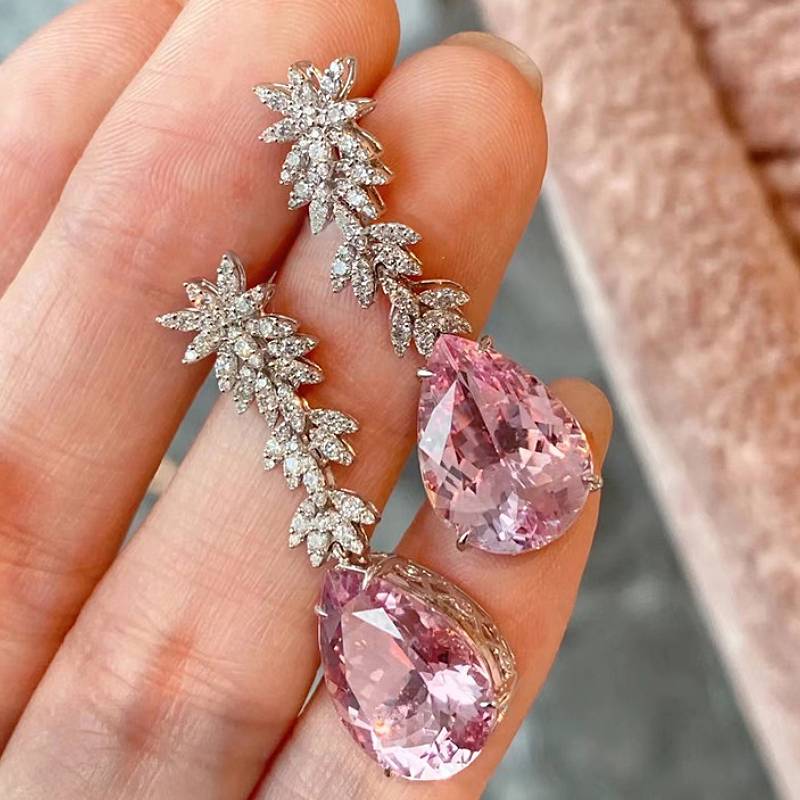 Huitan Elegant Fresh Style Women Drop Earrings Inlaid Shiny Pink Pear CZ Lady Wedding Daily Trendy Accessories Zircon for Party
Huitan Elegant Fresh Style Women Drop Earrings Inlaid Shiny Pink Pear CZ Lady Wedding Daily Trendy Accessories Zircon for Party