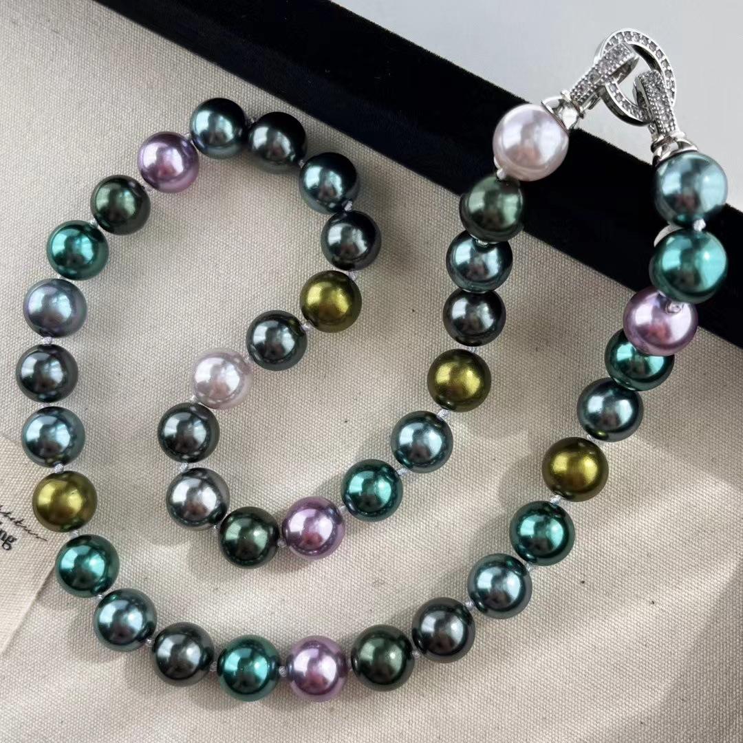 10Mm Maillard Morandi High Quality Candy Mixed Color Malachite Green Artificial Crystal Highlight Pearl Necklace Clavicle
10Mm Maillard Morandi High Quality Candy Mixed Color Malachite Green Artificial Crystal Highlight Pearl Necklace Clavicle
