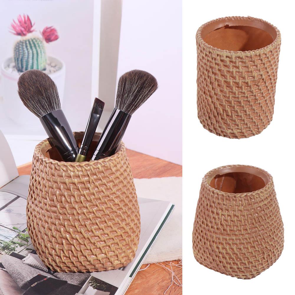 Simple Rattan Pen Holder Stationery Storage Tableware Holder Vine Pen Holder Desk Accessories Style 1
Simple Rattan Pen Holder Stationery Storage Tableware Holder Vine Pen Holder Desk Accessories Style 1