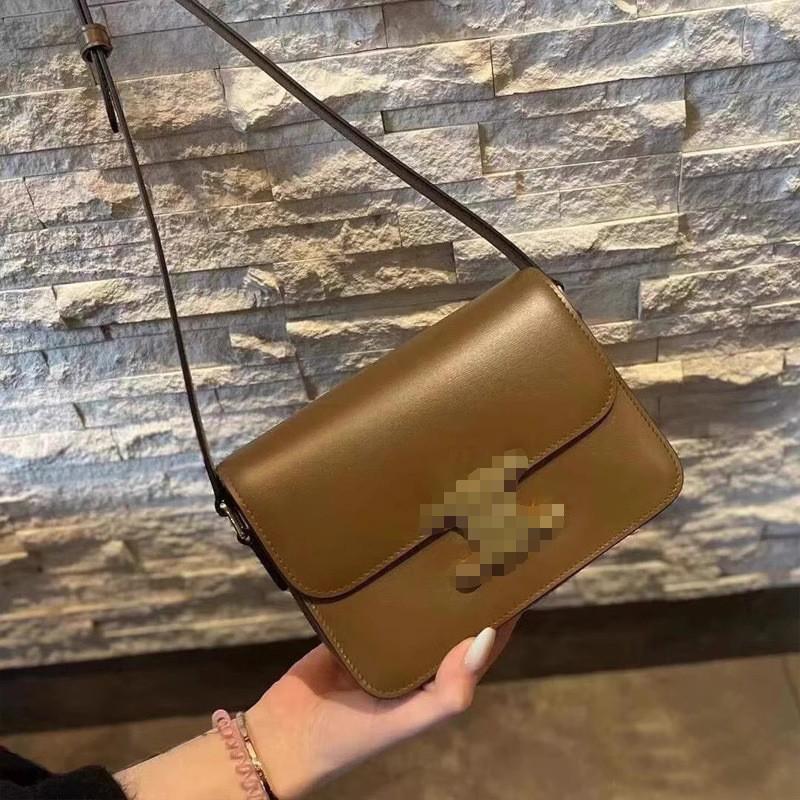 Premium Cowhide Triumph Women s Underarm and Crossbody Tofu Bag
Premium Cowhide Triumph Women s Underarm and Crossbody Tofu Bag