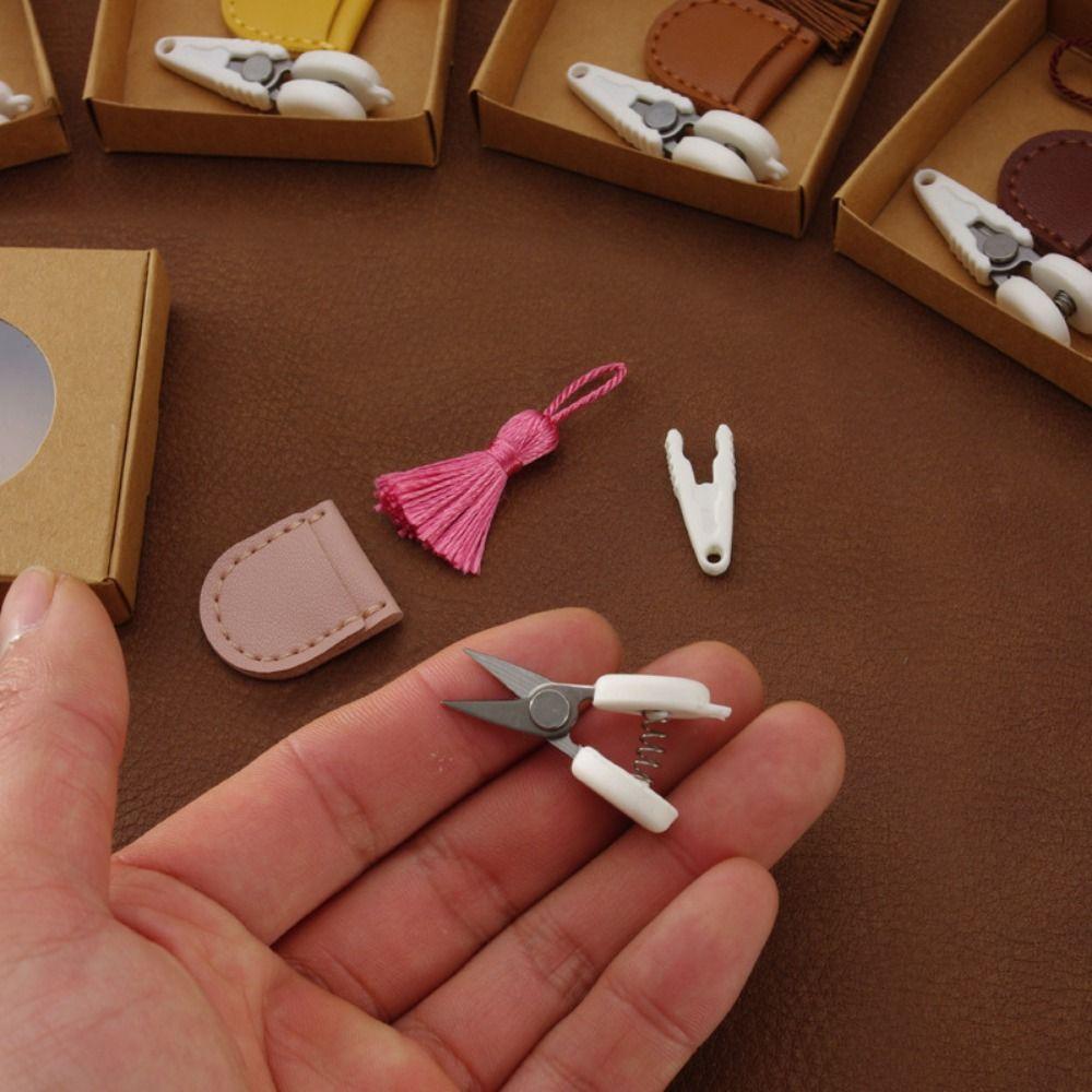Portable Art Mini Scissor High Precision Sewing Embroidery Snips Sewing Supplies зелений
Portable Art Mini Scissor High Precision Sewing Embroidery Snips Sewing Supplies зелений