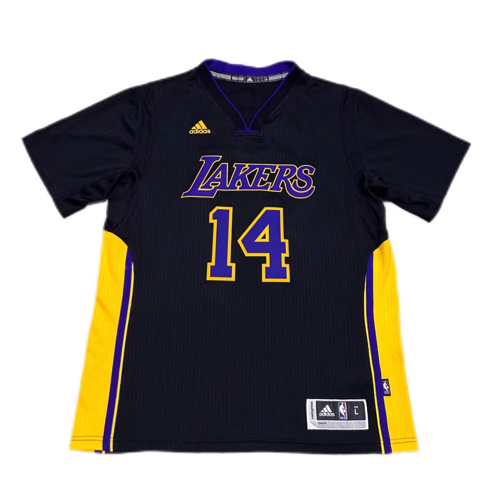 Adidas Basketball Jersey Unisex 7470A-3LG-K93267 L
Adidas Basketball Jersey Unisex 7470A-3LG-K93267 L