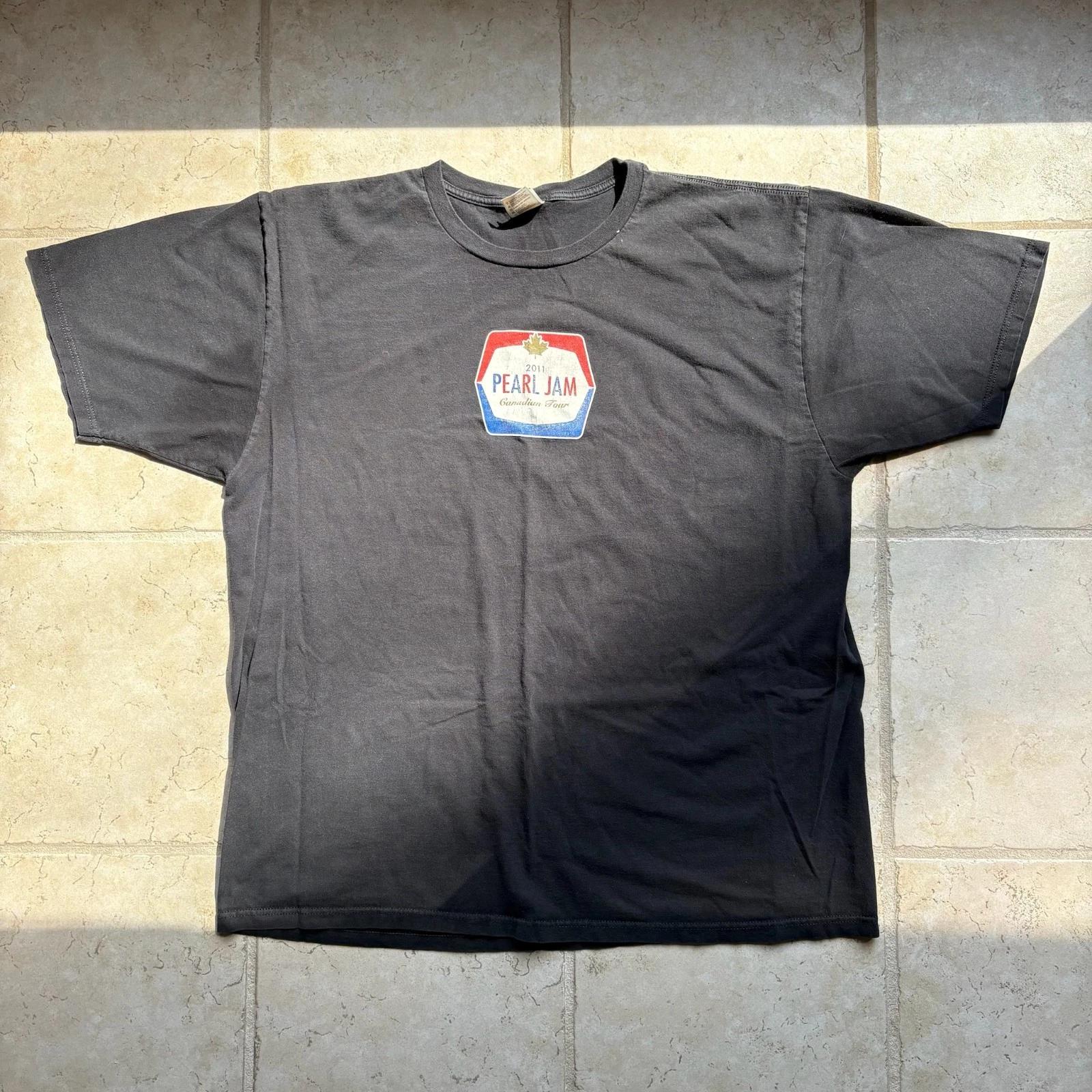 Y2K Pearl Jam 2011 Canadian Tour Band T Shirt Black Graphic Tee Merch Size 2XL XL
Y2K Pearl Jam 2011 Canadian Tour Band T Shirt Black Graphic Tee Merch Size 2XL XL