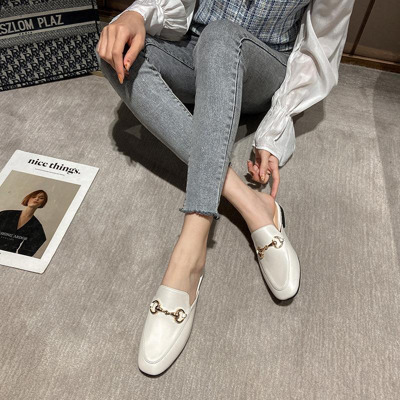 Leather Muller shoes flat bottom, spring and summer 2025 new bag head half slippers, wearing horse buckle without heel lazy shoes 35 чорний
Leather Muller shoes flat bottom, spring and summer 2025 new bag head half slippers, wearing horse buckle without heel lazy shoes 35 чорний