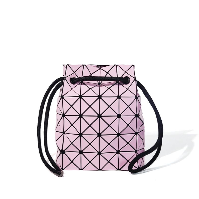 Универсальная сумка на шнурке Otaku Life с ромбовидным узором - ручная, на плечо, кроссбоди для женщин 22*22.5cm
Универсальная сумка на шнурке Otaku Life с ромбовидным узором - ручная, на плечо, кроссбоди для женщин 22*22.5cm