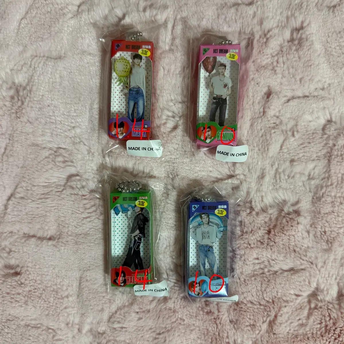 NCT Всплывающий магазин Случайный миниатюрный брелок Md Macron Jun Hae Chancheonler
NCT Всплывающий магазин Случайный миниатюрный брелок Md Macron Jun Hae Chancheonler