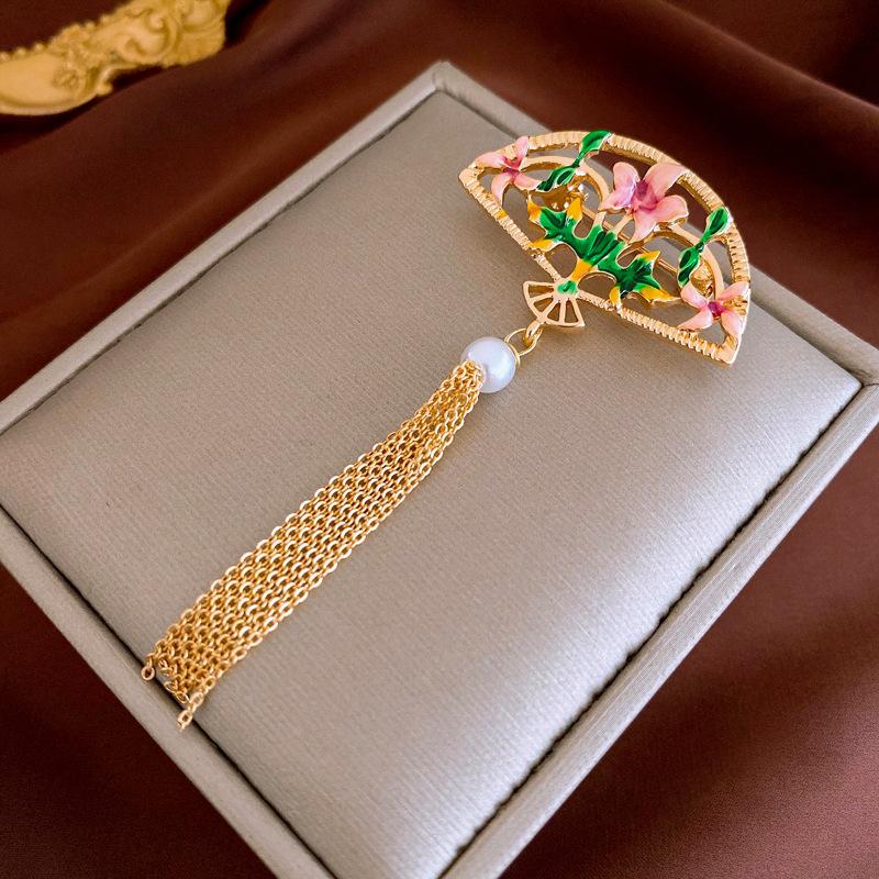 Korean version of diamond-encrusted pearl fringed jellyfish brooch fashion exaggerated pin ins premium blazer accessories
Korean version of diamond-encrusted pearl fringed jellyfish brooch fashion exaggerated pin ins premium blazer accessories