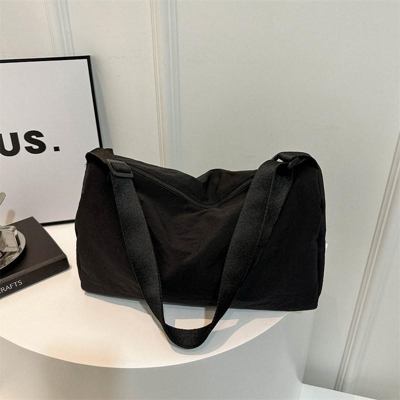 Dumpling casual bag men s and women s large-capacity bag women s fashionable and durable shoulder tote messenger bag student чёрный
Dumpling casual bag men s and women s large-capacity bag women s fashionable and durable shoulder tote messenger bag student чёрный