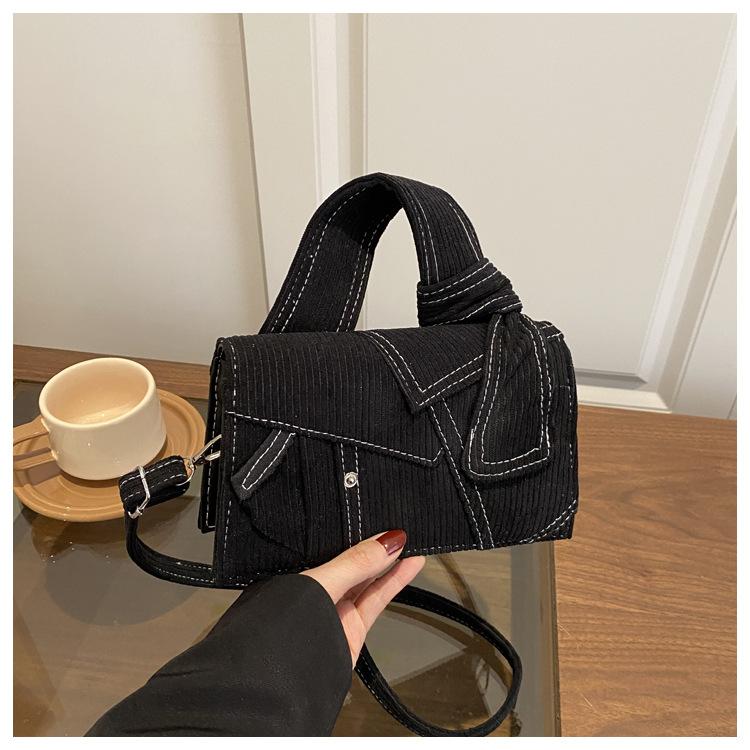 French niche denim bag women s 2025 new trendy handbag versatile fashion shoulder messenger bag чёрный
French niche denim bag women s 2025 new trendy handbag versatile fashion shoulder messenger bag чёрный