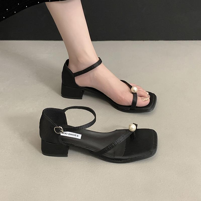 Square head pearl one-word buckle with thick heel sandals women s 2025 summer versatile toe shoes 35 бежевый
Square head pearl one-word buckle with thick heel sandals women s 2025 summer versatile toe shoes 35 бежевый