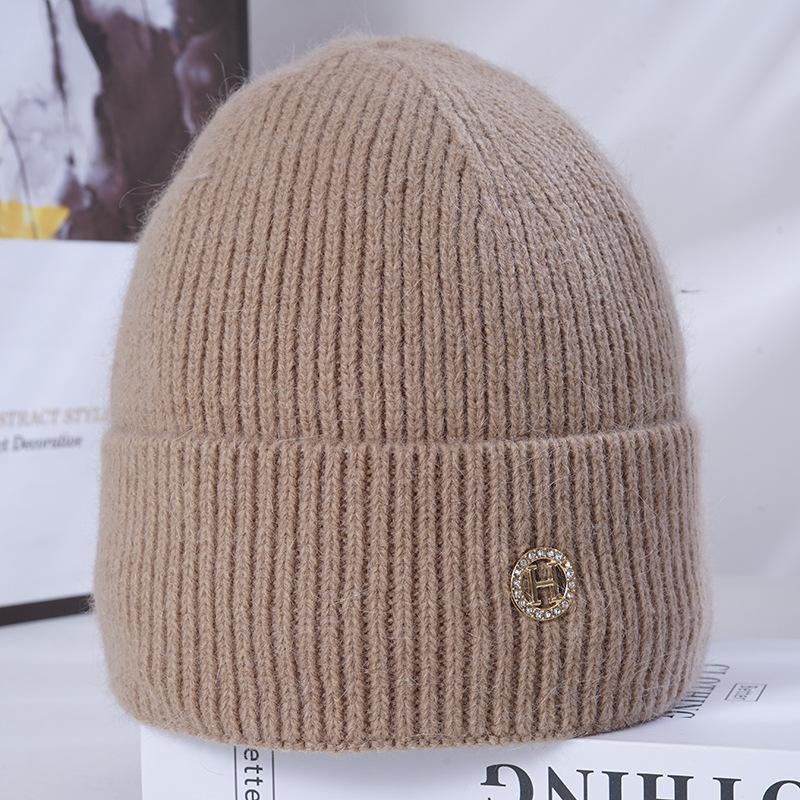Женская зимняя теплая вязаная шапка из кроличьей шерсти в корейском стиле, универсальная, утолщенная флисом, ветрозащитная шерстяная шапка
Женская зимняя теплая вязаная шапка из кроличьей шерсти в корейском стиле, универсальная, утолщенная флисом, ветрозащитная шерстяная шапка