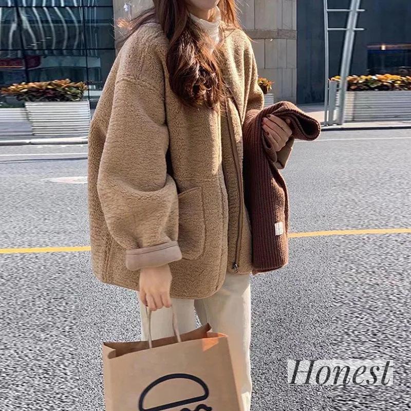 Women s Plus Size Retro Loose Street Jacket - Lambswool Feel, Cozy Autumn/Winter Coat, American Lazy Style M (suggested for 100-110 lbs)
Women s Plus Size Retro Loose Street Jacket - Lambswool Feel, Cozy Autumn/Winter Coat, American Lazy Style M (suggested for 100-110 lbs)