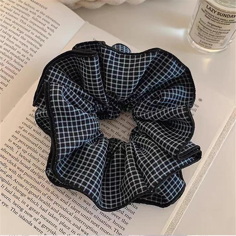 Navy plaid four-layer large intestine hair ring with oversized headband Korean style headband and low ponytail hair accessory
Navy plaid four-layer large intestine hair ring with oversized headband Korean style headband and low ponytail hair accessory