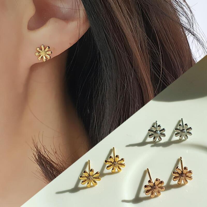 Tribe Small Women s Mini Flower Earrings Casual Silver
Tribe Small Women s Mini Flower Earrings Casual Silver