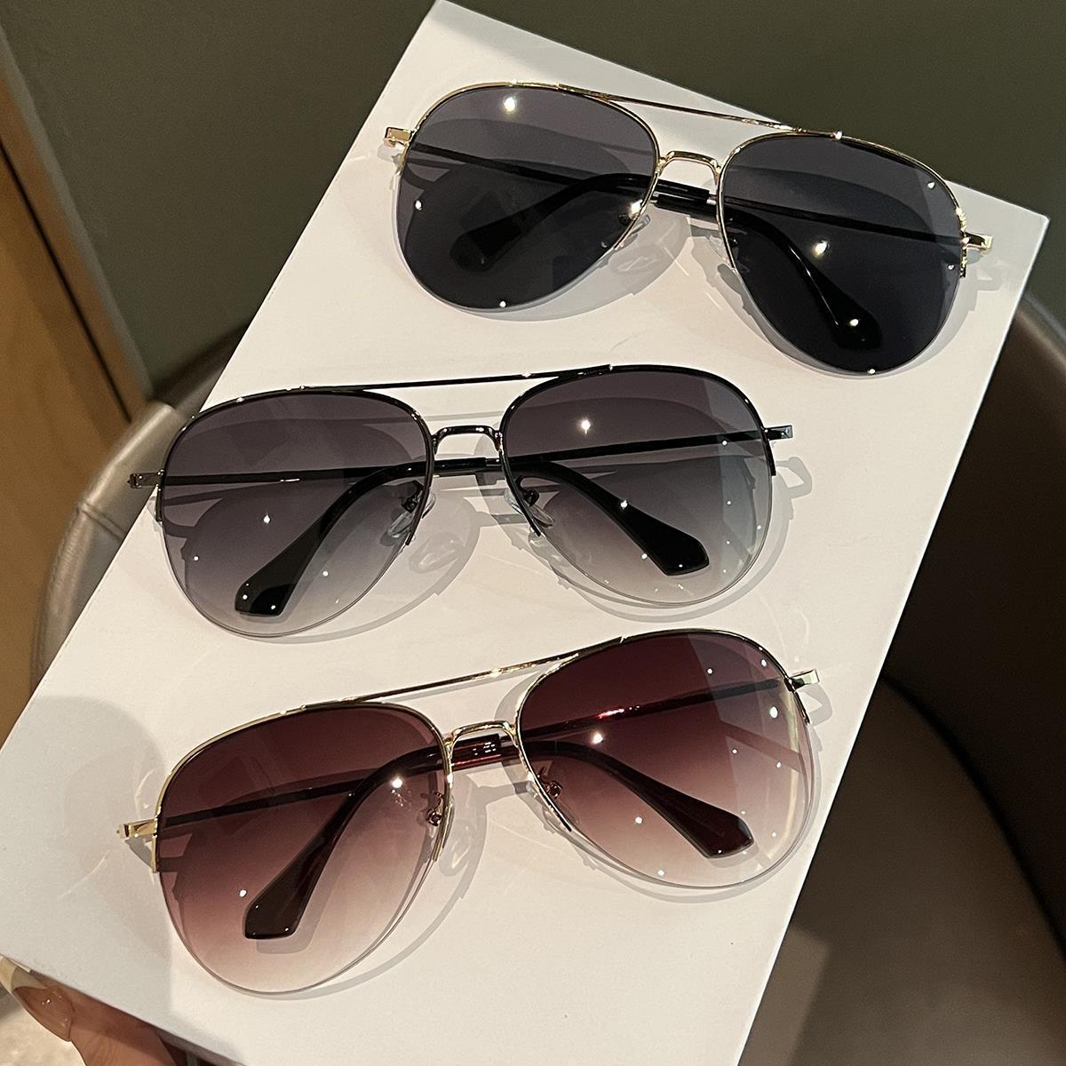 Fashion Adult Sunglasses Outdoor Travel Round Pilot Sun Glasses Unisex Women Men Vintage UV400 Protection Shades Eyewear Goggles
Fashion Adult Sunglasses Outdoor Travel Round Pilot Sun Glasses Unisex Women Men Vintage UV400 Protection Shades Eyewear Goggles