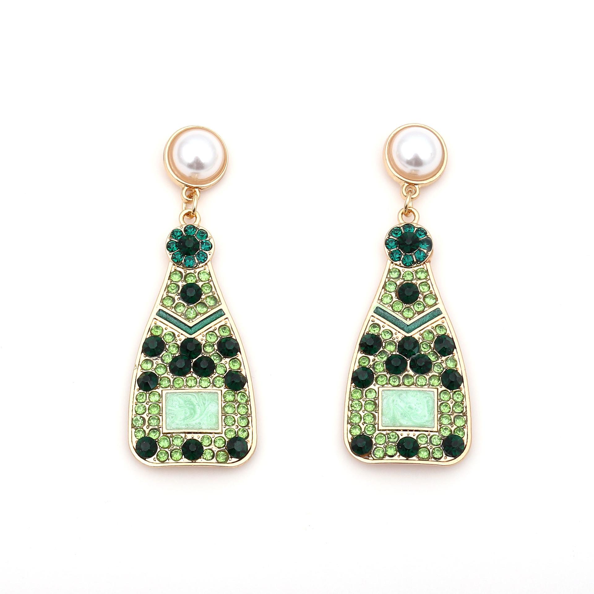 Europe and the United States cross-border creative fashion alloy wine bottle series inlaid rhinestone earrings personalized temperament light luxury зелений
Europe and the United States cross-border creative fashion alloy wine bottle series inlaid rhinestone earrings personalized temperament light luxury зелений