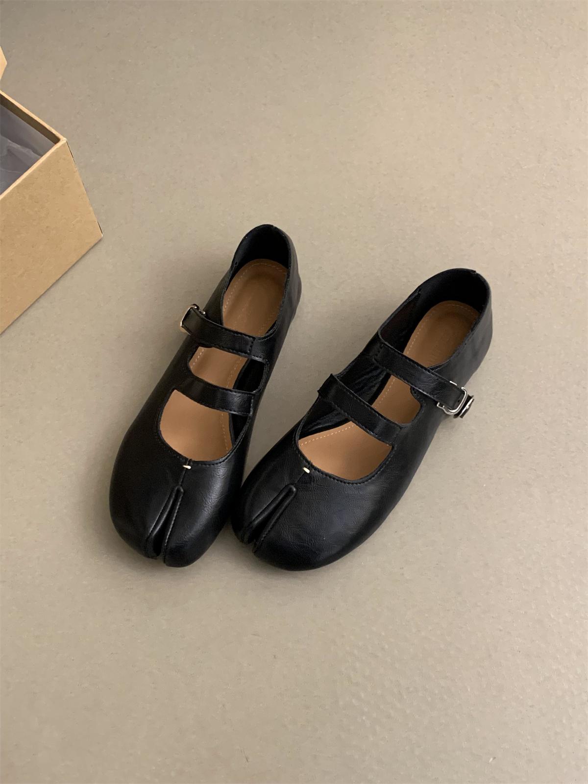Split-toed pig s trotters single shoes women s flat-bottomed 2025 spring and autumn new Mary Jane soft leather beanie shoes one-pedal horseshoe shoes 35 чёрный
Split-toed pig s trotters single shoes women s flat-bottomed 2025 spring and autumn new Mary Jane soft leather beanie shoes one-pedal horseshoe shoes 35 чёрный