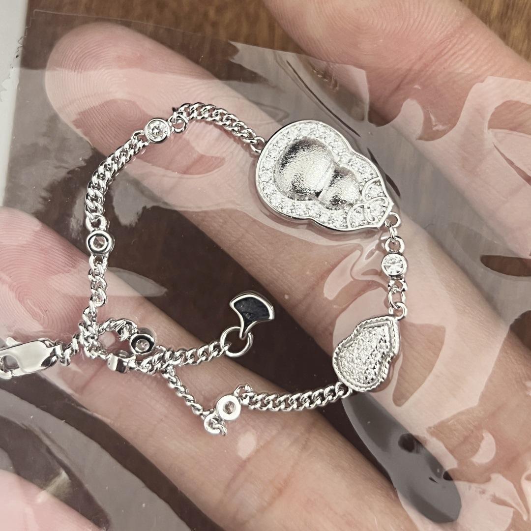 2026 New Chinese Style~ Brushed Double Gourd Bracelet Women s Design Sense Exquisite Niche Design Color Light Luxury High-end Jewelry 18CM
2026 New Chinese Style~ Brushed Double Gourd Bracelet Women s Design Sense Exquisite Niche Design Color Light Luxury High-end Jewelry 18CM