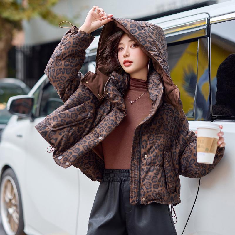Women s Korean Style Leopard Print Down Jacket - Thick, Warm, Fashionable Hooded Winter Outerwear YJ6811. S (90-115 kg)
Women s Korean Style Leopard Print Down Jacket - Thick, Warm, Fashionable Hooded Winter Outerwear YJ6811. S (90-115 kg)