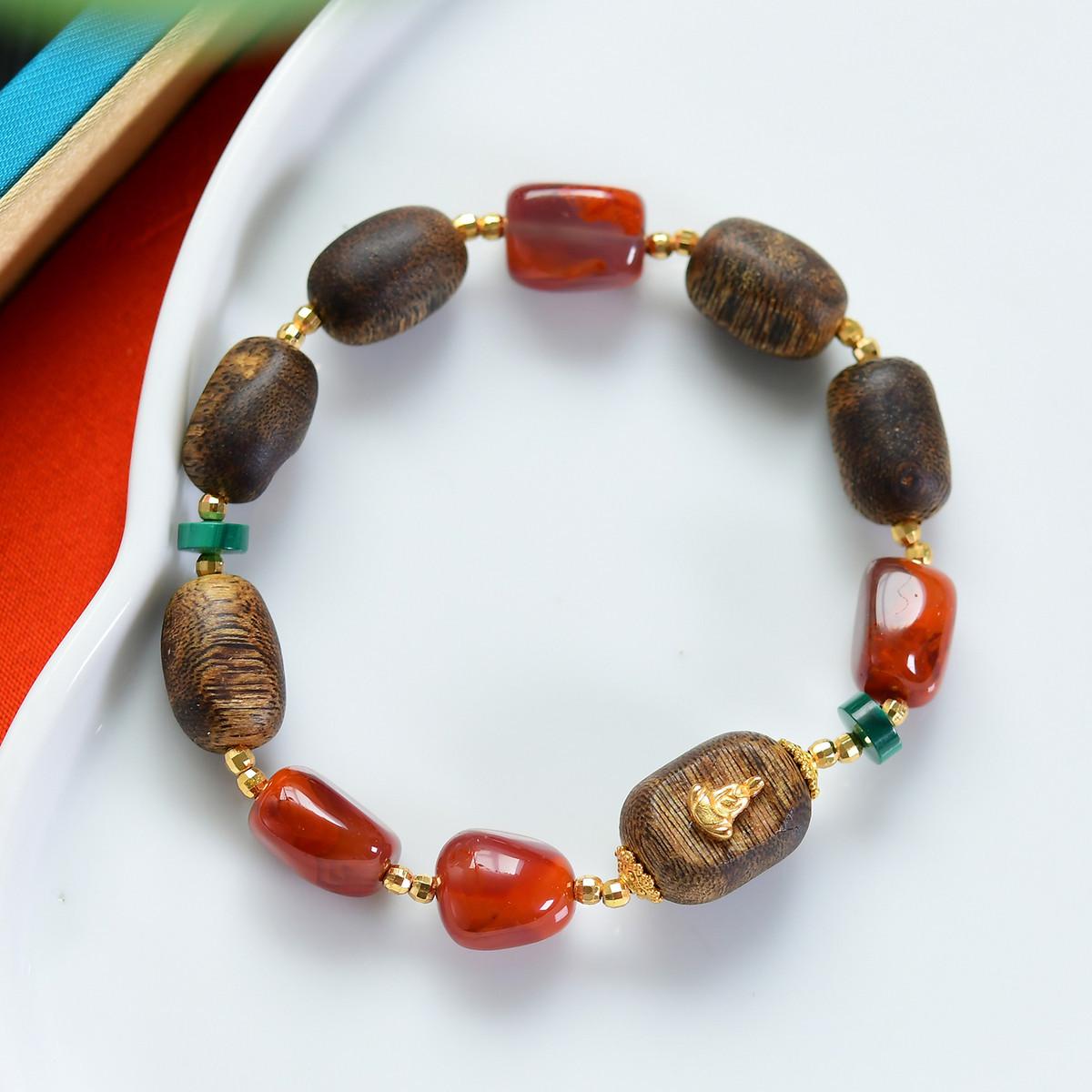 Agarwood Yinge Qinan Jujube Beads Bracelet with South Red Agate, Malachite, and 925 Silver (No Oil Injection) 10mm Beads
Agarwood Yinge Qinan Jujube Beads Bracelet with South Red Agate, Malachite, and 925 Silver (No Oil Injection) 10mm Beads