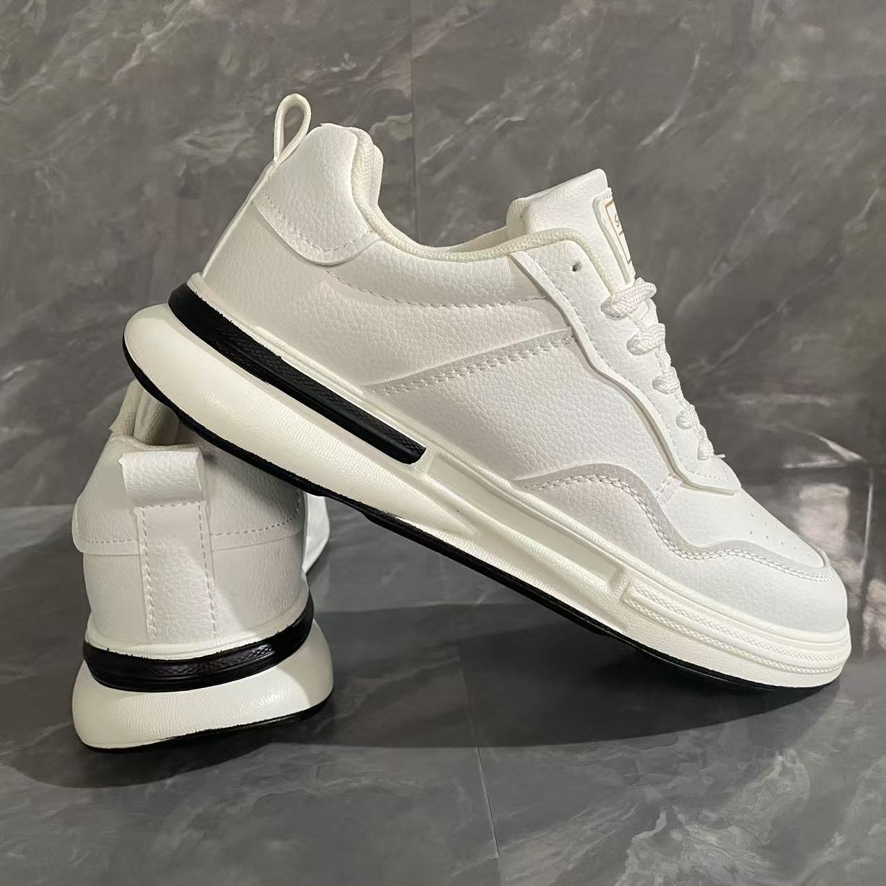 Чоловіче взуття нове підошва з присосками спортивне взуття м яка підошва дихаюче взуття для бігу тренд універсальне повсякденне модне взуття 44 білий
Чоловіче взуття нове підошва з присосками спортивне взуття м яка підошва дихаюче взуття для бігу тренд універсальне повсякденне модне взуття 44 білий