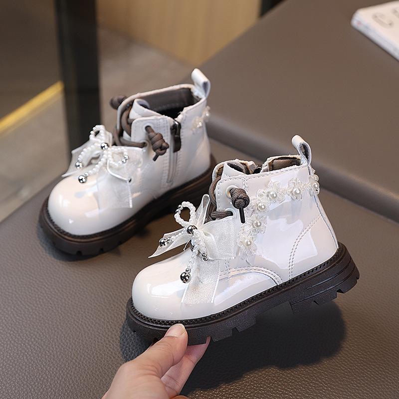 Girls Pearl Bow Short Boots - Autumn 2025 New Arrivals Size 25 - Inner Length 15.3CM
Girls Pearl Bow Short Boots - Autumn 2025 New Arrivals Size 25 - Inner Length 15.3CM
