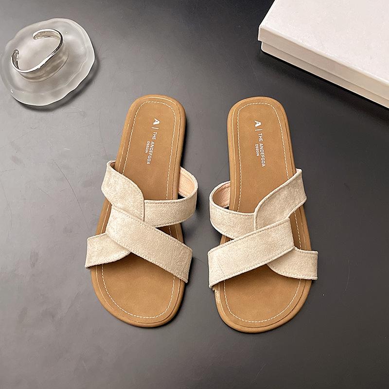 Soft leather flat bottom cross cool slippers women s summer new outer wear temperament is not tired feet beach sandals 35 бежевий
Soft leather flat bottom cross cool slippers women s summer new outer wear temperament is not tired feet beach sandals 35 бежевий