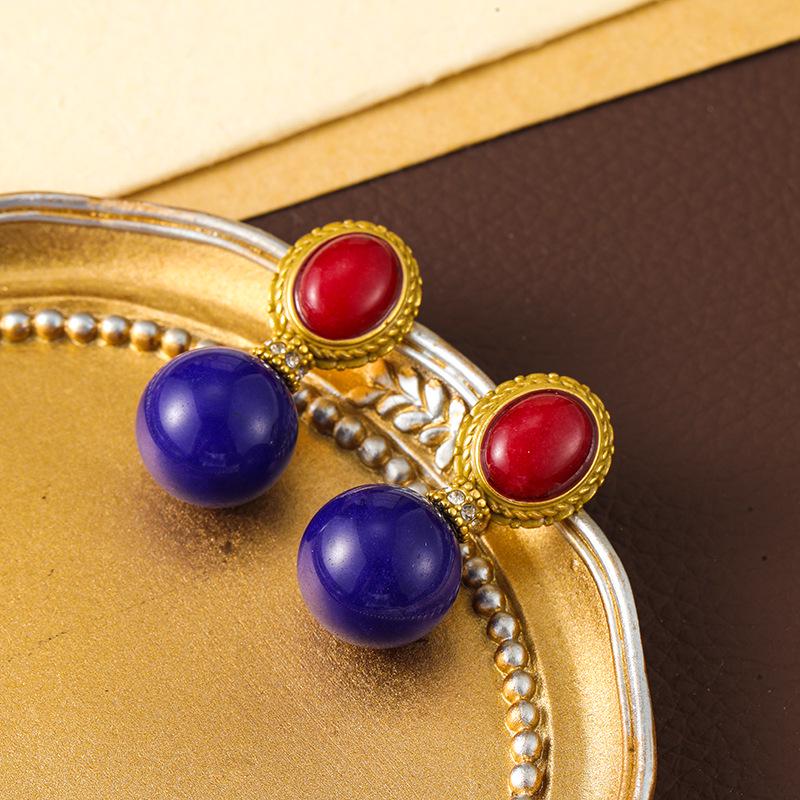 Винтажные богемные серьги с натуральным камнем и посеребренными и позолоченными иглами
Винтажные богемные серьги с натуральным камнем и посеребренными и позолоченными иглами