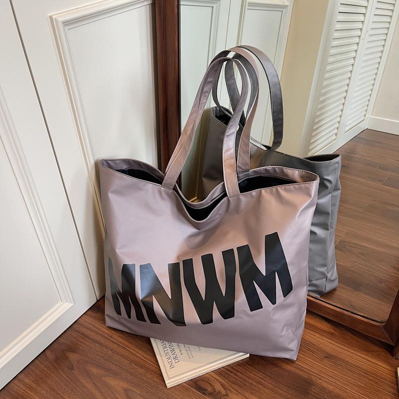 Simple letter large capacity shoulder bag women s summer versatile small fresh canvas bag holder extra large bag хаки
Simple letter large capacity shoulder bag women s summer versatile small fresh canvas bag holder extra large bag хаки