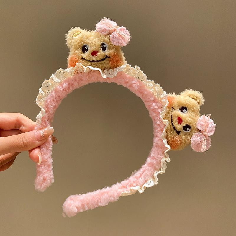Cute Cartoon Bear Headband for Women – Ideal for Face Washing, Hair Styling, Mask Application, Photo Shoots, and as a Hair Accessory.
Cute Cartoon Bear Headband for Women – Ideal for Face Washing, Hair Styling, Mask Application, Photo Shoots, and as a Hair Accessory.