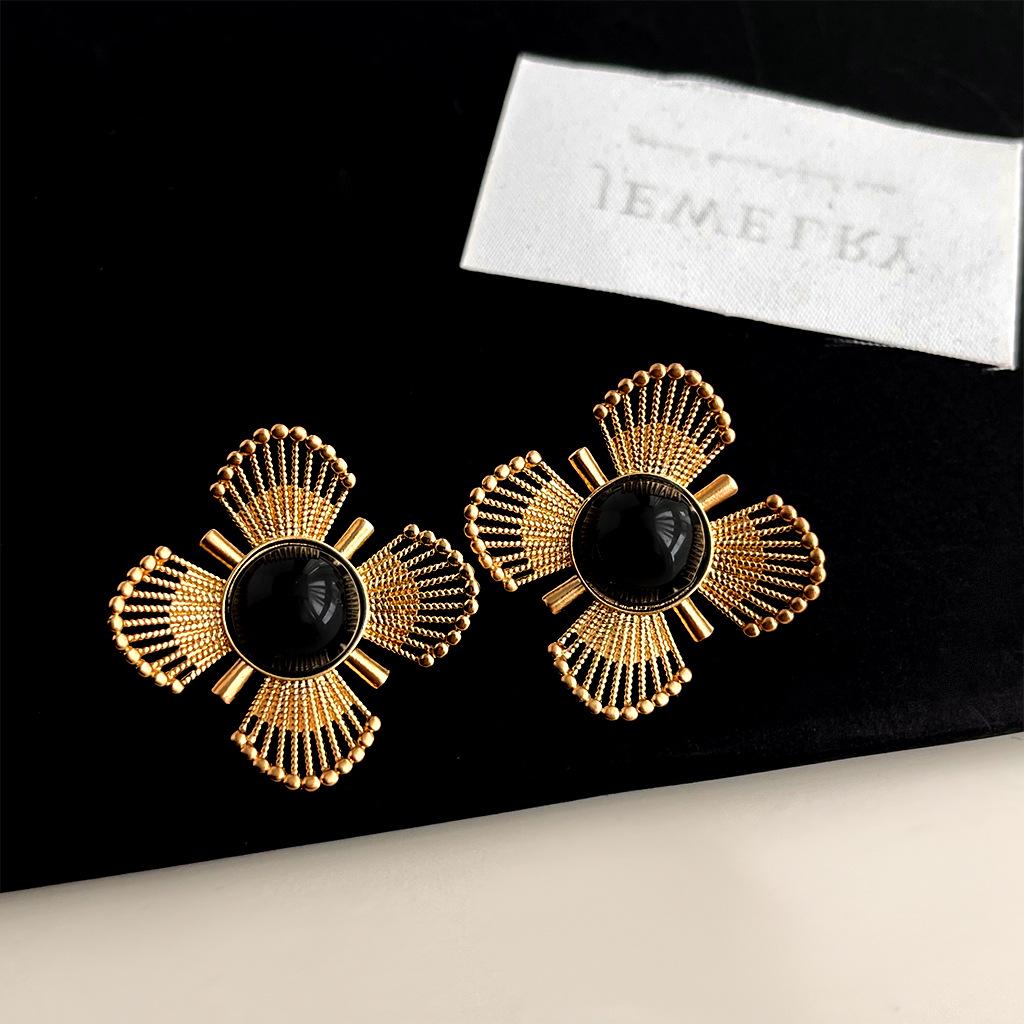 Ретро сережки-пусети з перлами: Стиль середини століття, сміливий та висококласний для жінок
Ретро сережки-пусети з перлами: Стиль середини століття, сміливий та висококласний для жінок