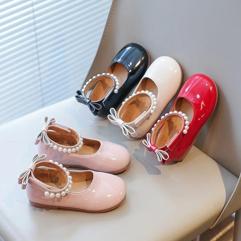 New 2024 Spring Autumn Girls Leather Shoes with Bowknot Pearls Princess Shoes Kids Sweet Soft Sole Flats Children Casual Sandals
New 2024 Spring Autumn Girls Leather Shoes with Bowknot Pearls Princess Shoes Kids Sweet Soft Sole Flats Children Casual Sandals