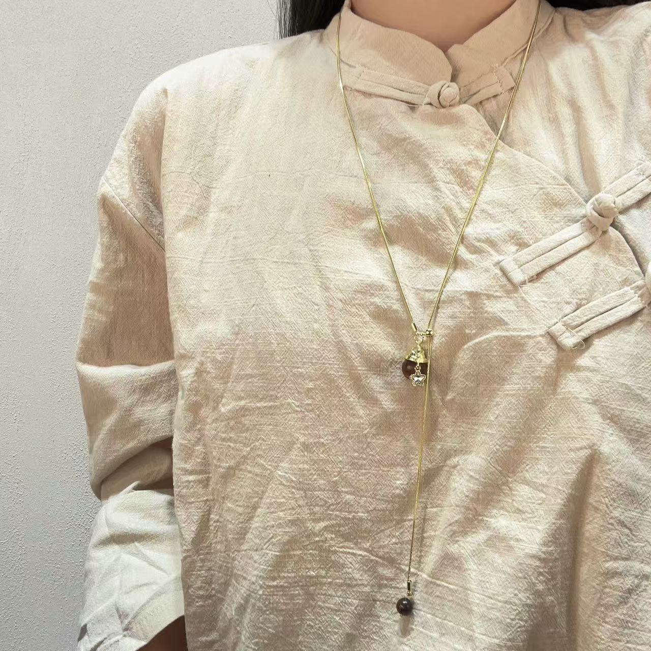 New pearl pull adjustable long snake bone light luxury sweater chain simple autumn and winter niche necklace with jewelry золотой
New pearl pull adjustable long snake bone light luxury sweater chain simple autumn and winter niche necklace with jewelry золотой